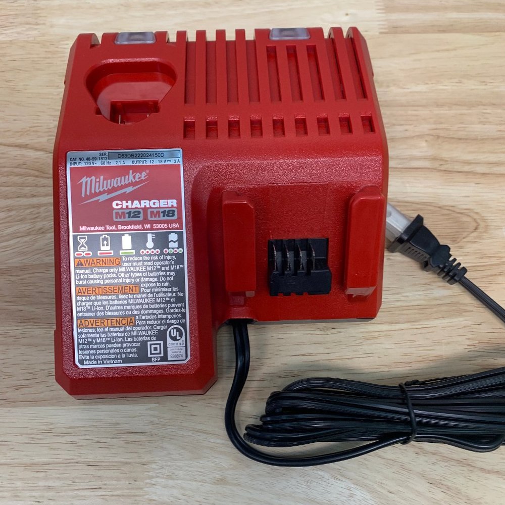 🆕Milwaukee *Authentic* 48-59-1812 M12/ M18  Multi Voltage Lithium Ion Charger